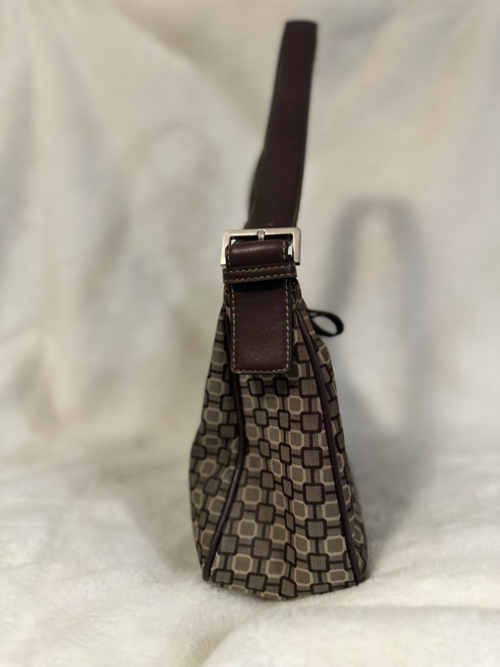 Geometric Pattern Shoulder Bag - Picture 4 of 5